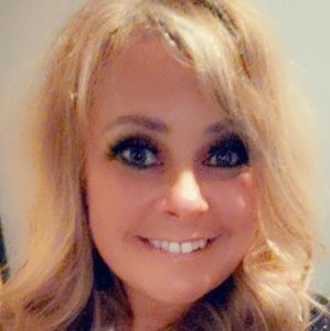 Meet your Posher, Leanna